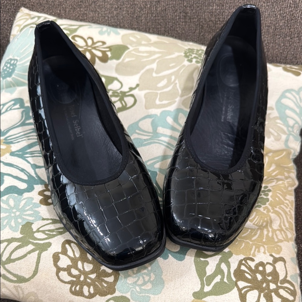 Josef Seibel Black Leather Flats